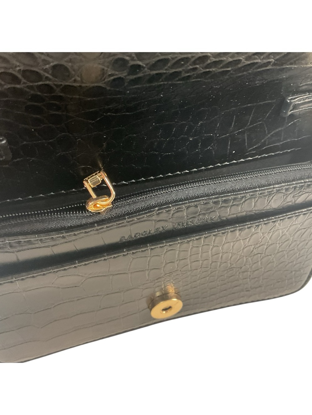 Badgley Mischka BM-4173 Black Croco Crossbody With Logo Plate Vegan Leather Bag - Picture 14 of 16